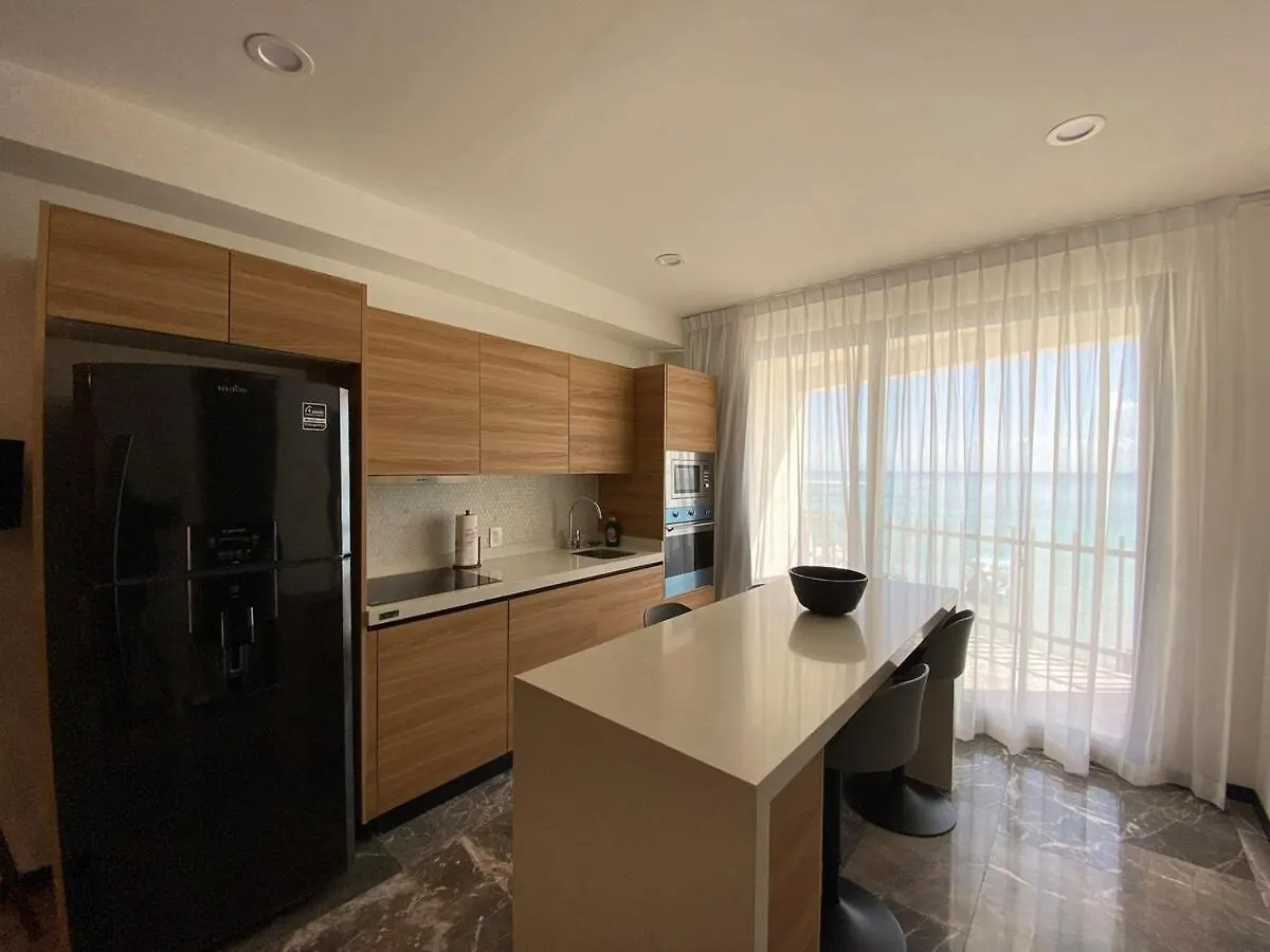 Ocean Front! Amazing Rooftop Pool, Walk To Fifth! Playa del Carmen 0*,  Mexico