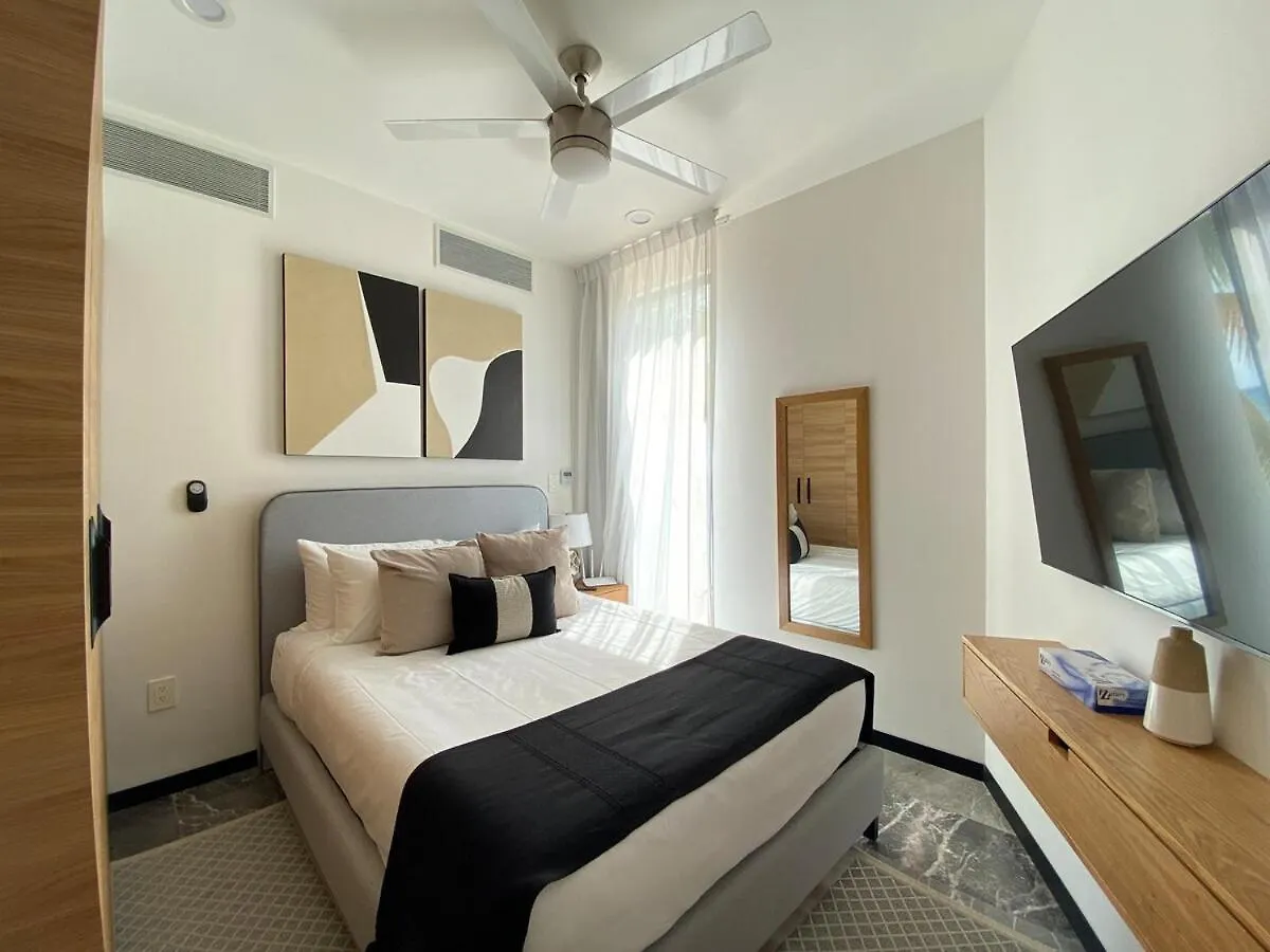 Ocean Front! Amazing Rooftop Pool, Walk To Fifth! Playa del Carmen 0*,  Mexico