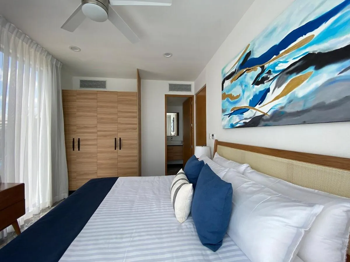 Apartment Ocean Front! Amazing Rooftop Pool, Walk To Fifth! Playa del Carmen