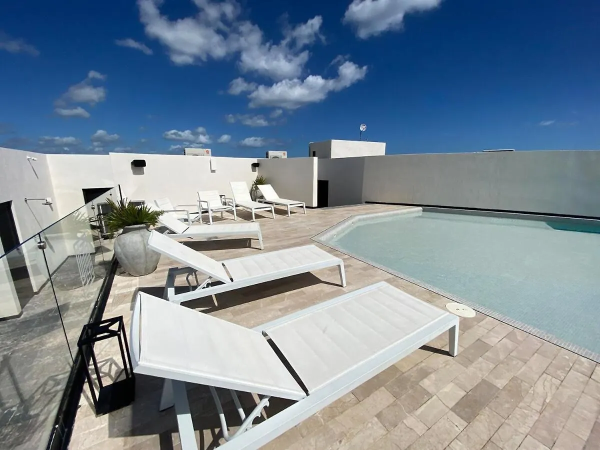 Apartment Ocean Front! Amazing Rooftop Pool, Walk To Fifth! Playa del Carmen Mexico