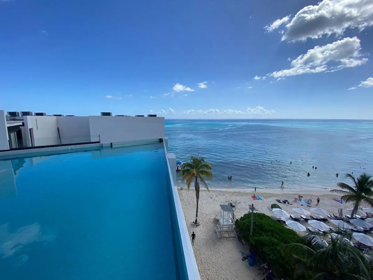 Ocean Front! Amazing Rooftop Pool, Walk To Fifth! Playa del Carmen 0*,