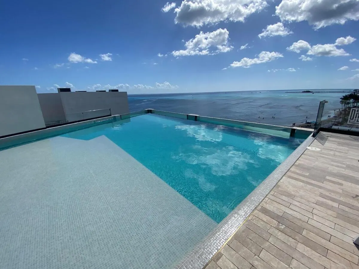 Apartment Ocean Front! Amazing Rooftop Pool, Walk To Fifth! Playa del Carmen Mexico