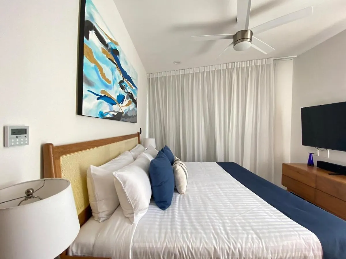 Apartment Ocean Front! Amazing Rooftop Pool, Walk To Fifth! Playa del Carmen
