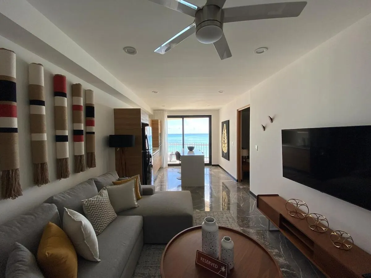 Ocean Front! Amazing Rooftop Pool, Walk To Fifth! Playa del Carmen 0*,
