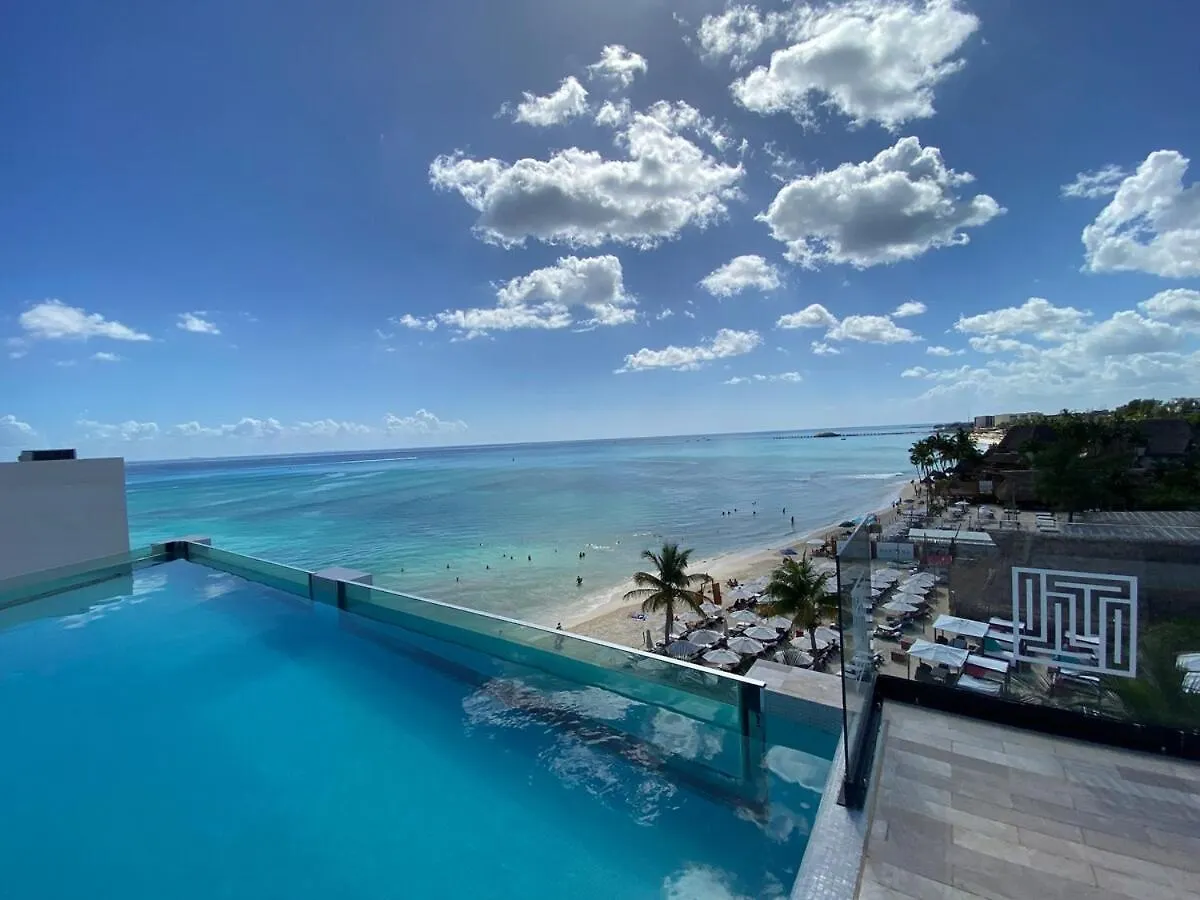 Ocean Front! Amazing Rooftop Pool, Walk To Fifth! Playa del Carmen 0*,