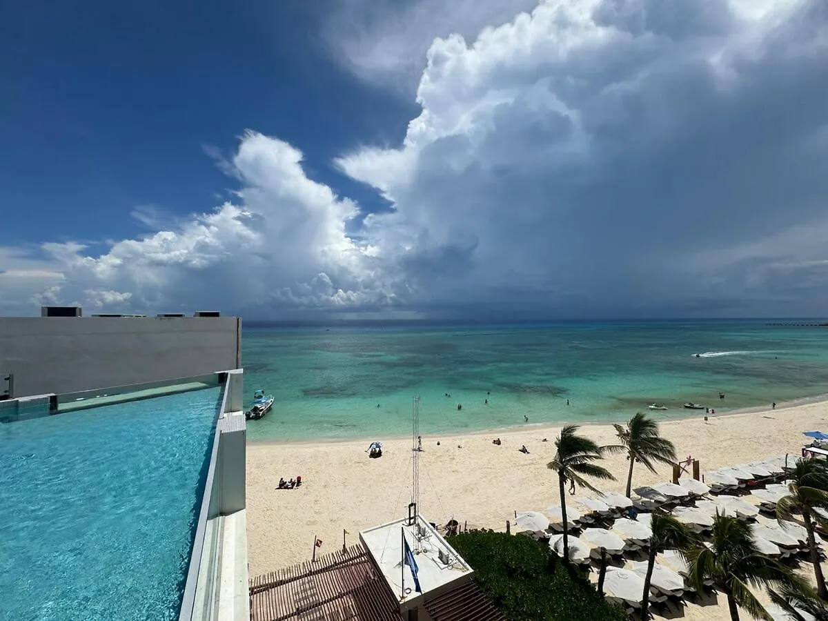 Ocean Front! Amazing Rooftop Pool, Walk To Fifth! プレヤデルカーメン