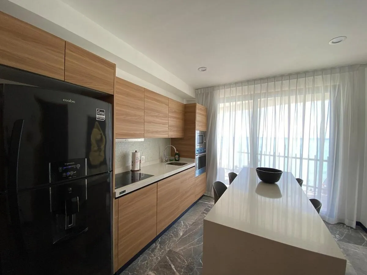 Apartamento Ocean Front! Amazing Rooftop Pool, Walk To Fifth! Playa del Carmen