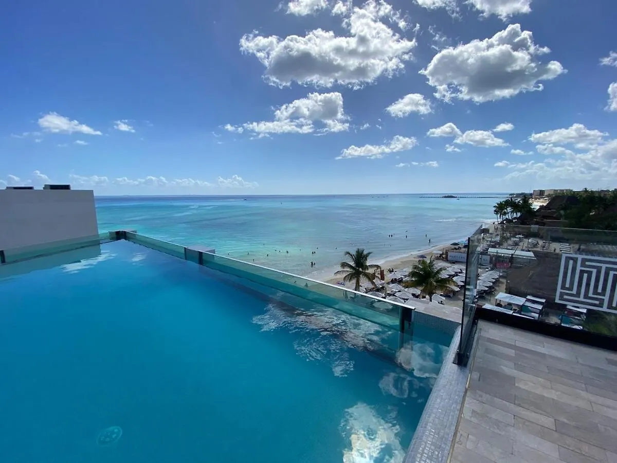 Apartamento Ocean Front! Amazing Rooftop Pool, Walk To Fifth! Playa del Carmen México